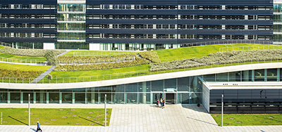 طراحی Espace Bienvenüe در امتداد فضای سبز محوطه دانشگاه