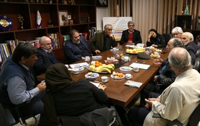 مرادخانی از دبیرخانه جشنواره تجسمی فجر دیدن کرد