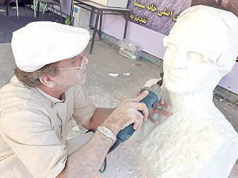 رونمایی از سردیس کیارستمی در سالروز درگذشتش
