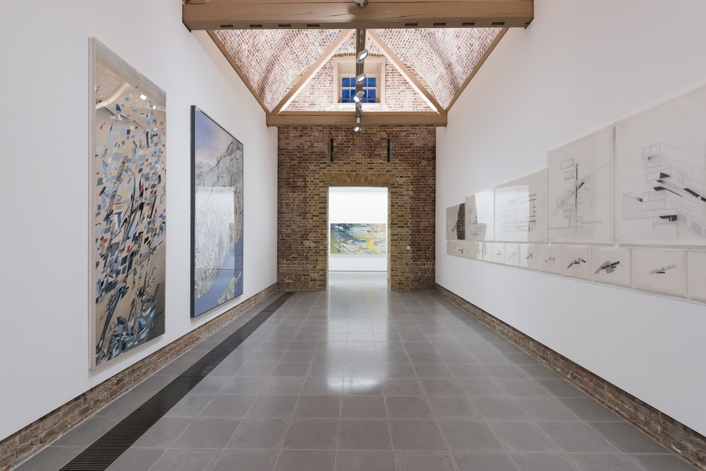 گزارش تصویری نمایشگاه نقاشی ها و طراحی های اخیر زاها حدید در گالری Serpentine لندن