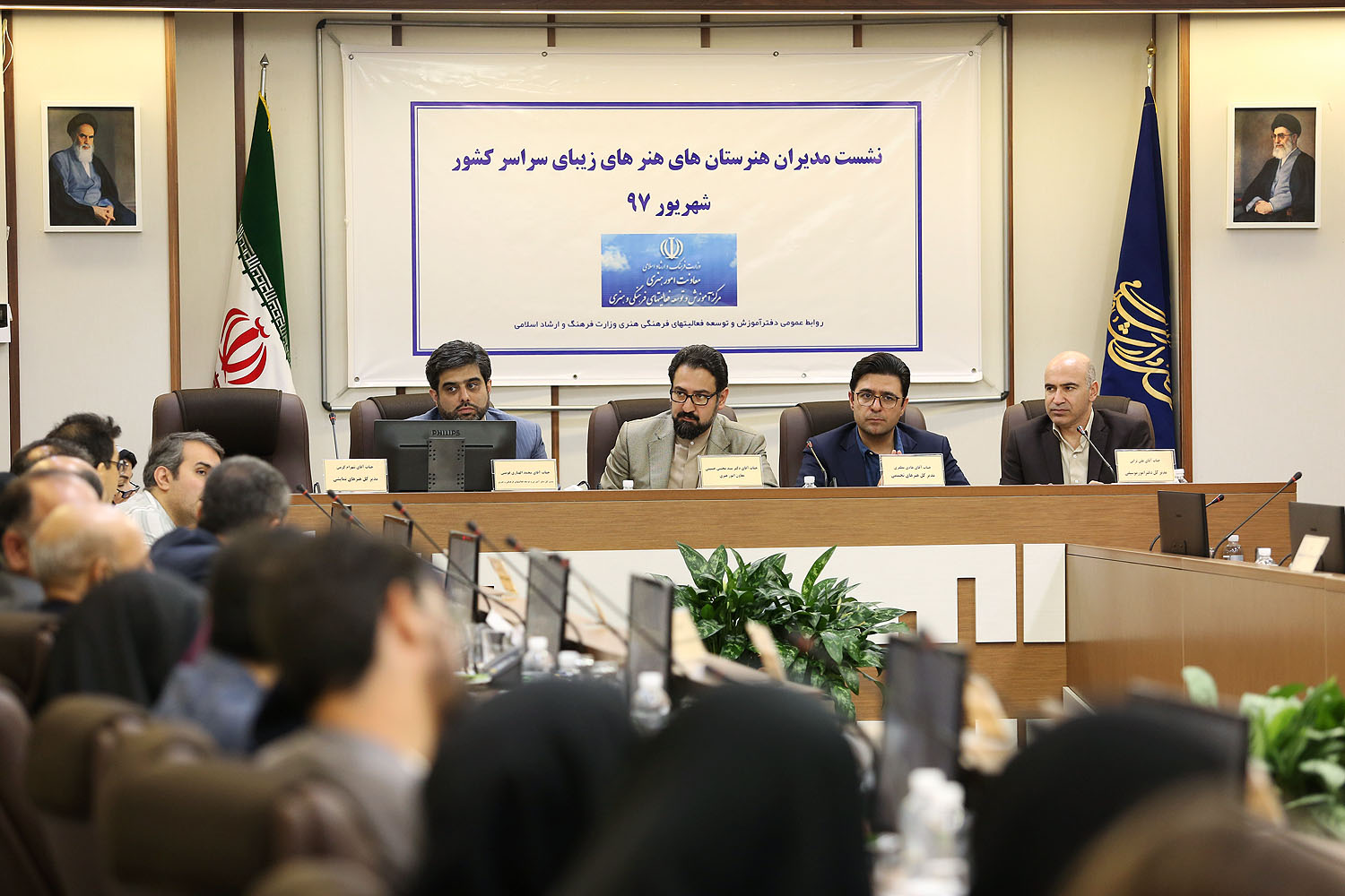 حسینی : هنرستان‌ها شیرازه آموزش هنر در کشور هستند