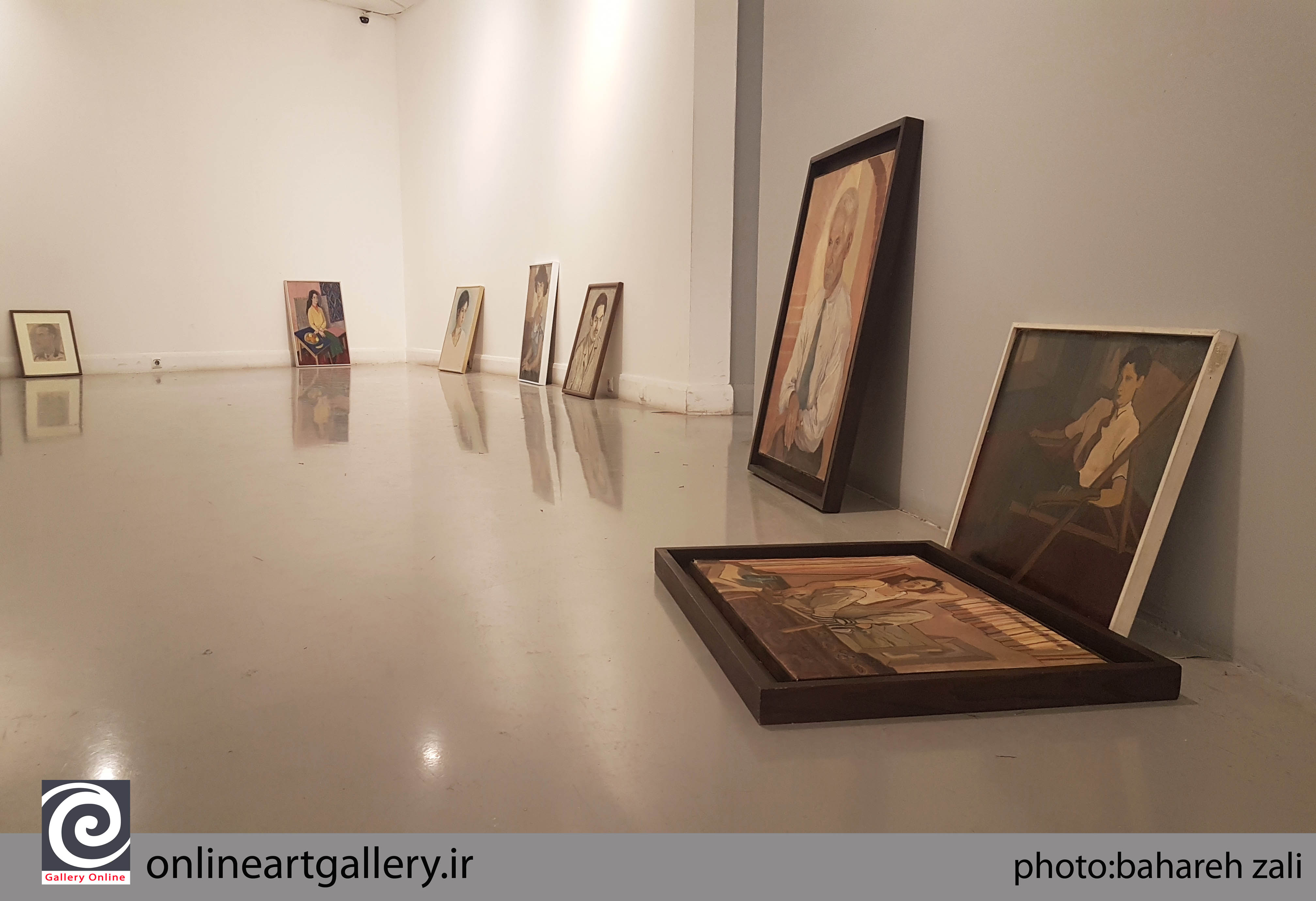 گزارش تصویری از چیدمان نمایشگاه اثار استاد جوادی پور در خانه هنرمندان ایران