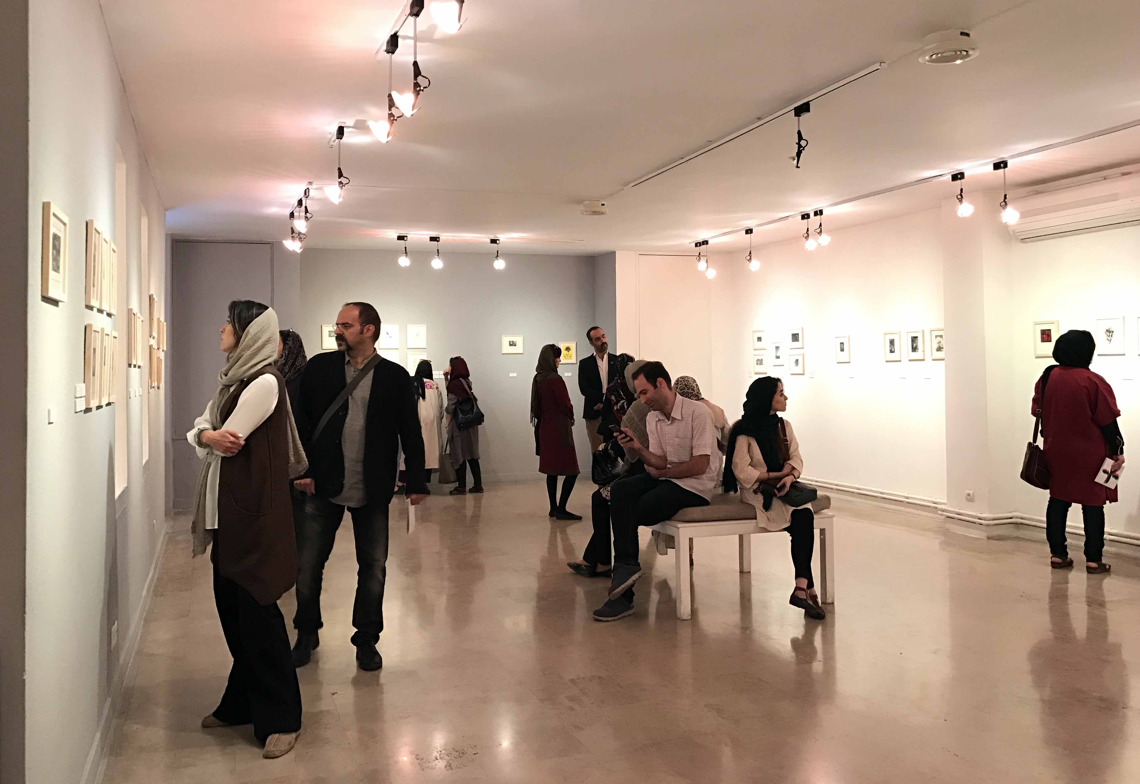 گزارش تصویری نمایشگاه آثار منتخب چهارمین سالانه تبادل چاپ دستی(کارت پستال) در نگارخانه لاله