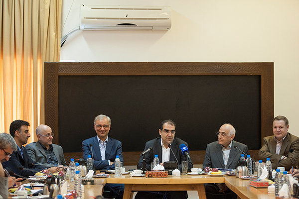 در نشست شورای عالی خانه هنرمندان مطرح شد: تاسیس بیمارستان هنرمندان پیگیری میشود/ همکاری برای حل مشکل بیمه