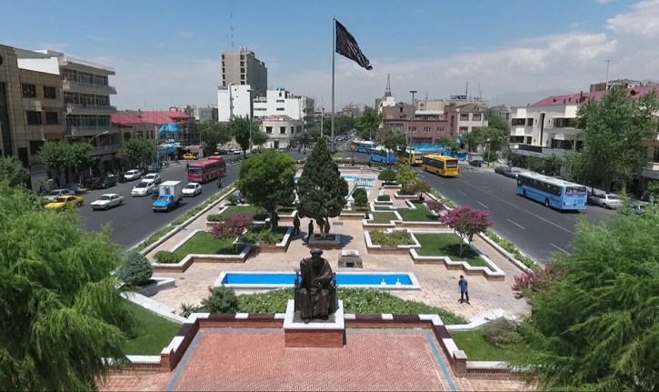 ساعتی در میدان بهارستان و مرور خاطره‌ها