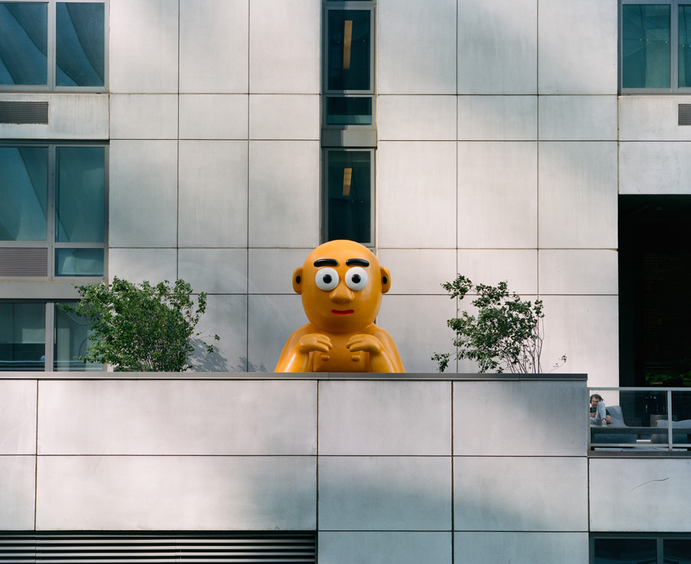 A "Creature" by Artist Danny Cole Mysteriously Appeared Overnight at Manhattan`s High Line