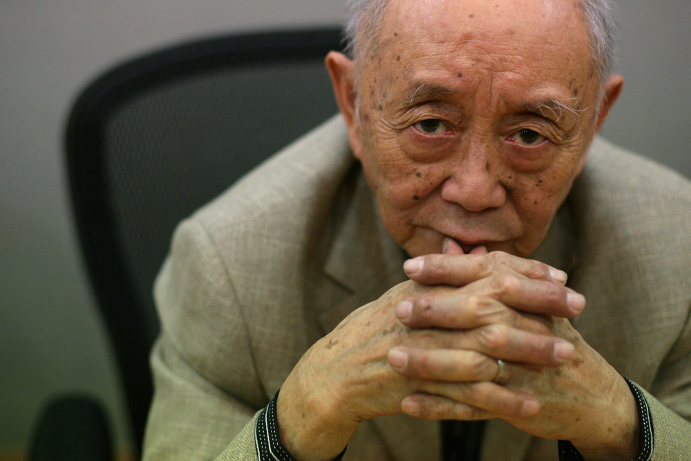Huang Yongyu, Chinese Artist Behind Controversial Zodiac Stamp, Dies at 98