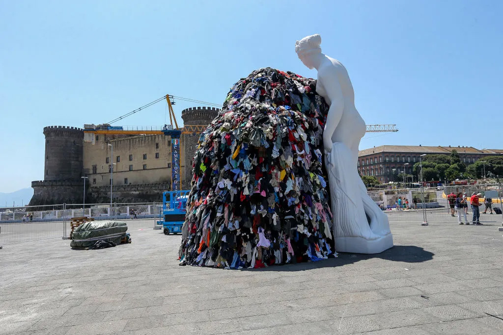 Seminal Sculpture by Michelangelo Pistoletto Destroyed in Fire in Naples