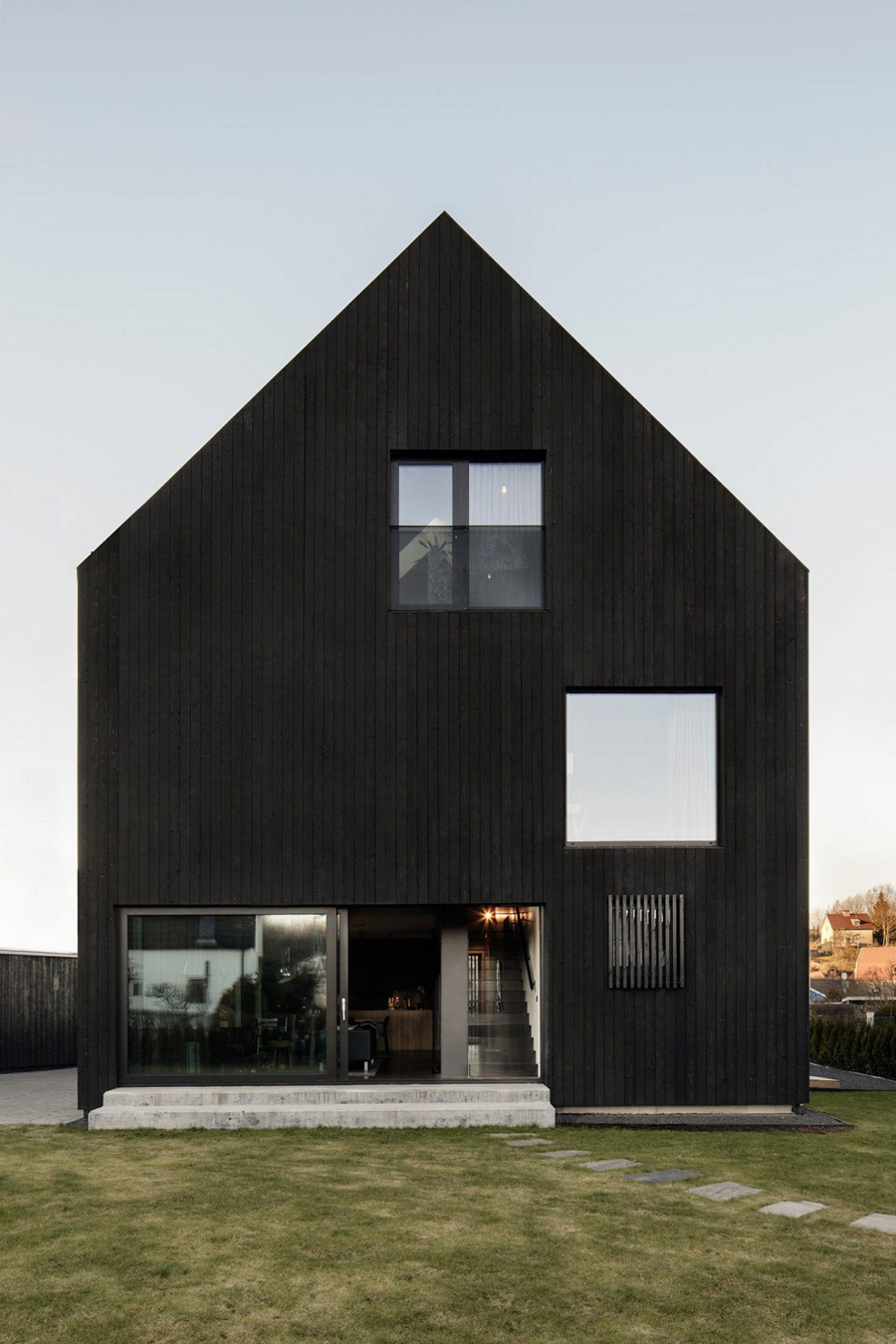 نگاهی به خانه سیاه چوبی - ویلا Amiri