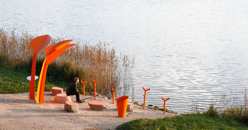 مبلمان عمومی در کنار دریاچه لتونی